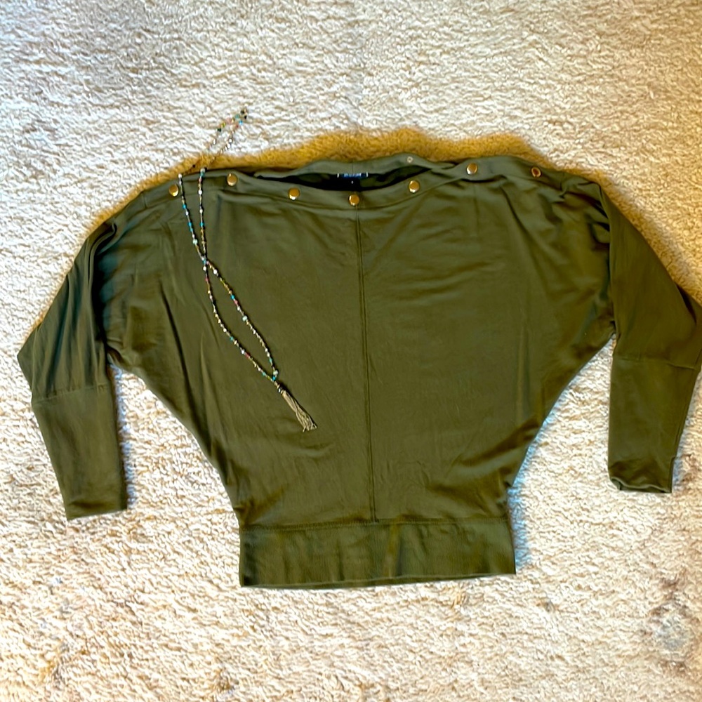 SOLD! Stella and Dot Olive 🫒 Green Too w/Gold Snaps